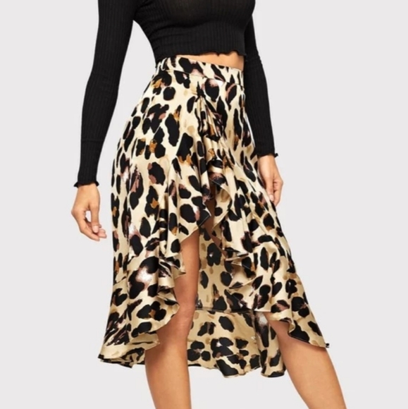 SHEIN Dresses & Skirts - .2/$20 🦋 . 🐆• Animal Print Skirt •🐆